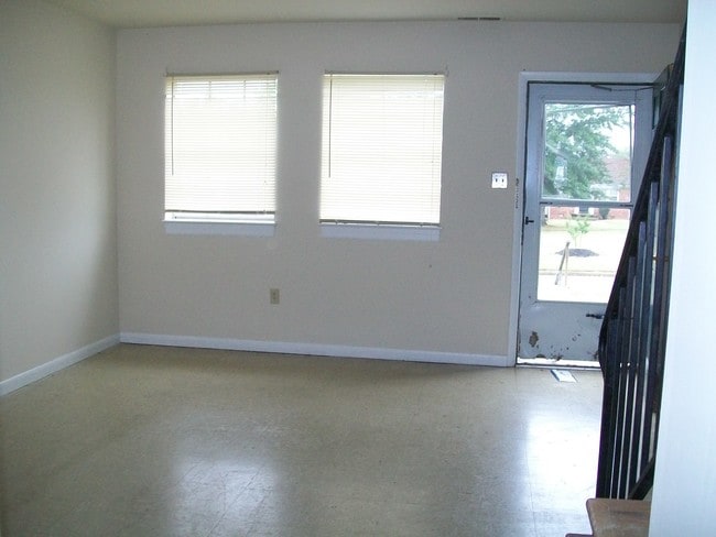 Building Photo - 3521 Bolling Rd