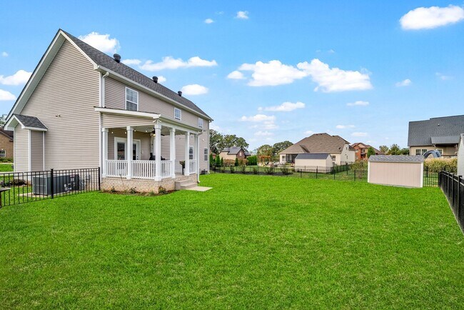 Building Photo - Pet Friendly Four Bedroom with Bonus!