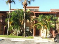 Building Photo - 2505 Lakeview Cir