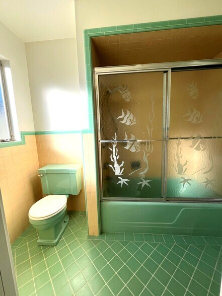 Building Photo - 393 2nd Ave