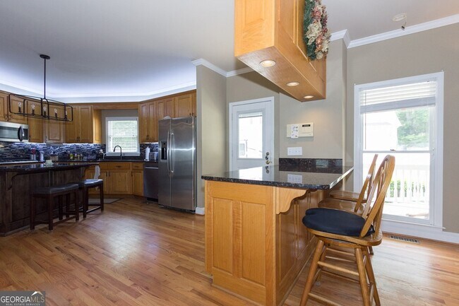 Building Photo - 5166 Wheeler Dr