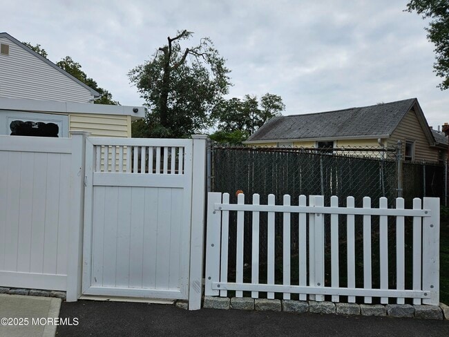 Building Photo - 47 Collins St