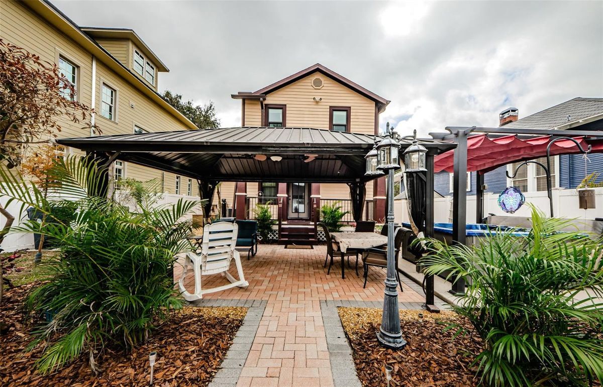 Building Photo - 308 E Ross Ave