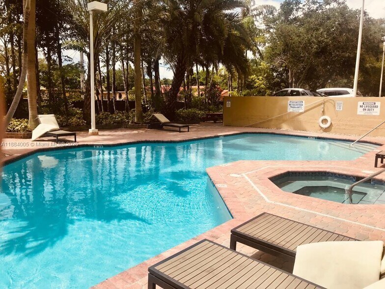 Building Photo - 3500 Coral Way