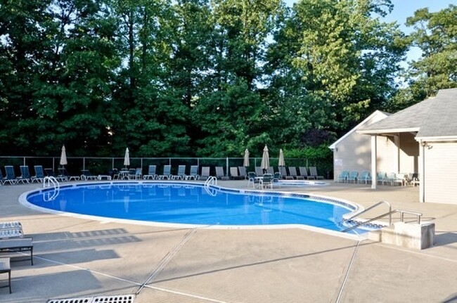 Building Photo - 228 Clarken Dr