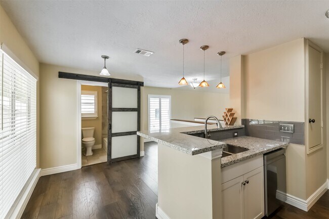 Building Photo - 3911 Cherry Forest Dr