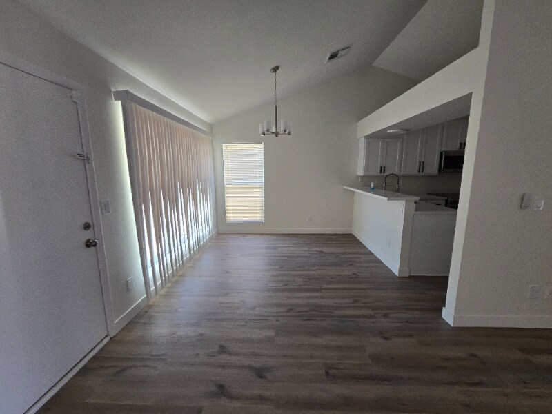 Building Photo - 7121 W Sierra Vista Dr