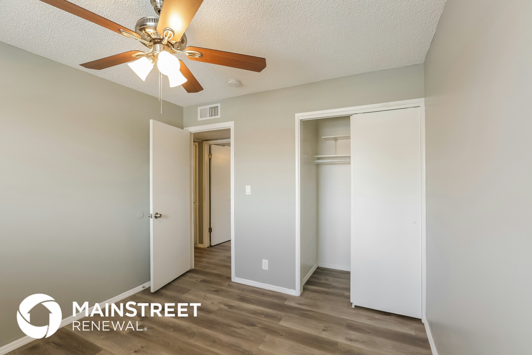 Building Photo - 1347 W 7th Dr