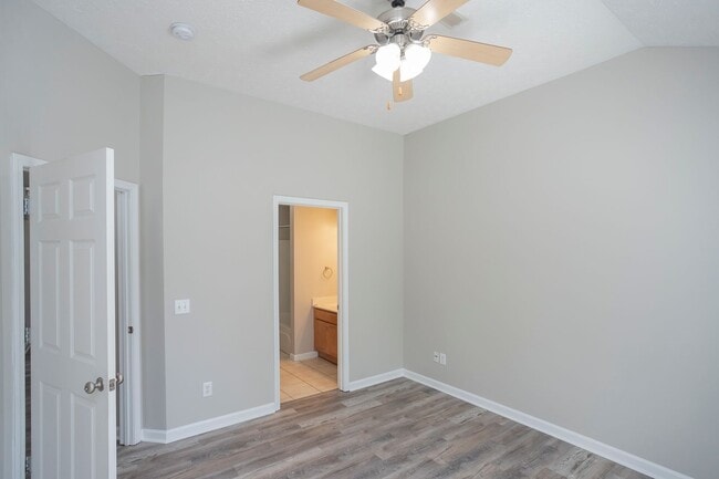 Building Photo - 564 Rose Cottage Cir