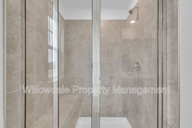 Building Photo - 749 Swim Cave Ln