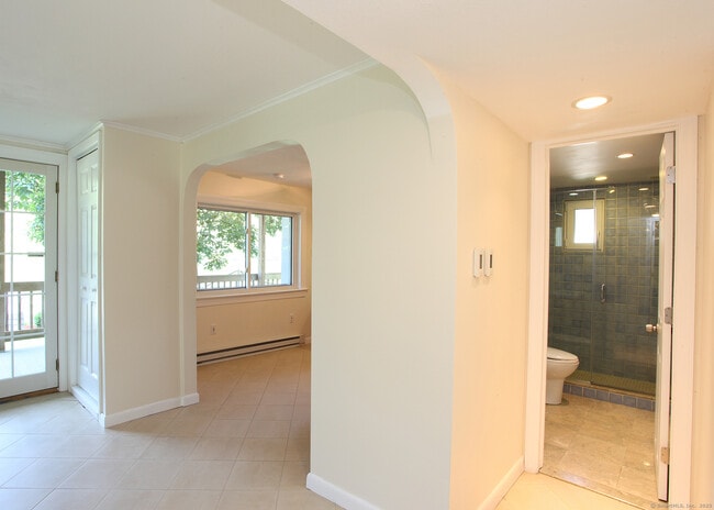 Building Photo - 29 Lavelle Ave