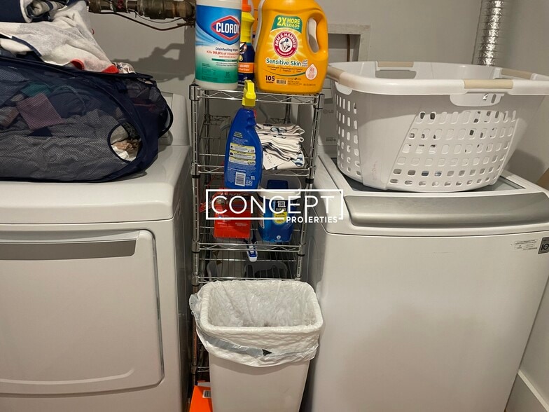 Building Photo - 2044 Beacon St