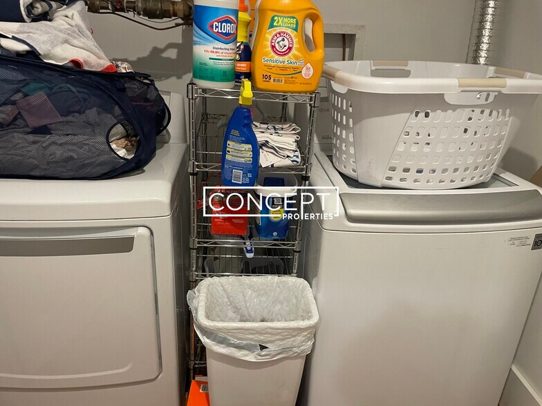 Building Photo - 2045 Beacon St