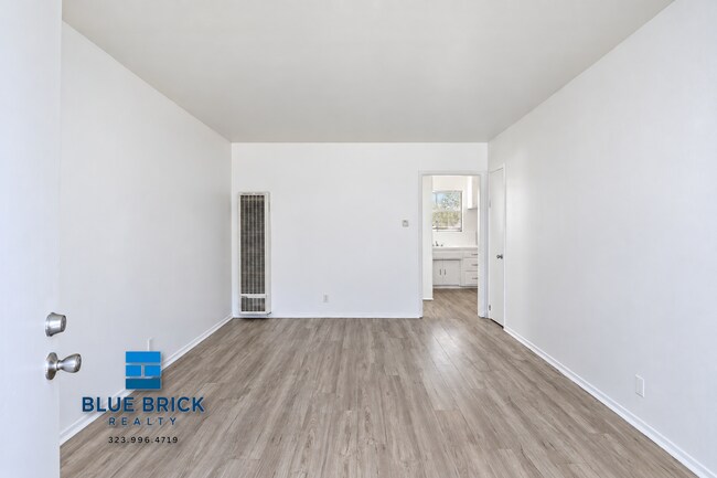 Building Photo - 7117 Fulton Ave