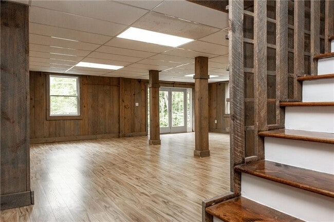 Building Photo - 1365 Timberland Dr