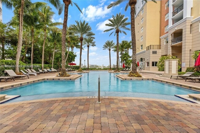 Building Photo - 17150 N Bay Rd