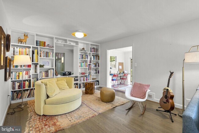 Building Photo - 9311 Woodland Dr