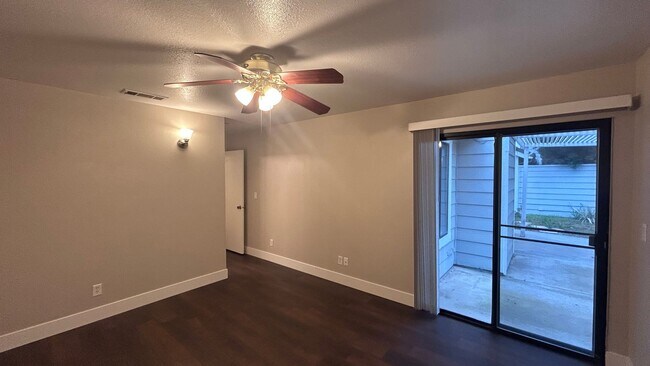 Building Photo - 3545 Thomas More Way