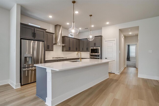 Building Photo - Stylish, Upgraded 3-bedroom, 2.5 bathroom ...