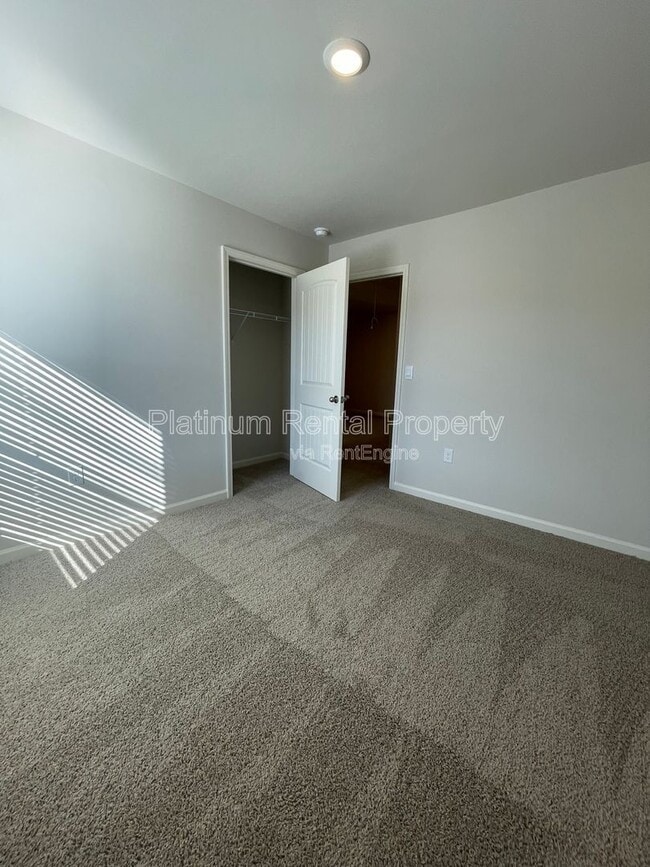 Building Photo - 56 Rustin Rdg