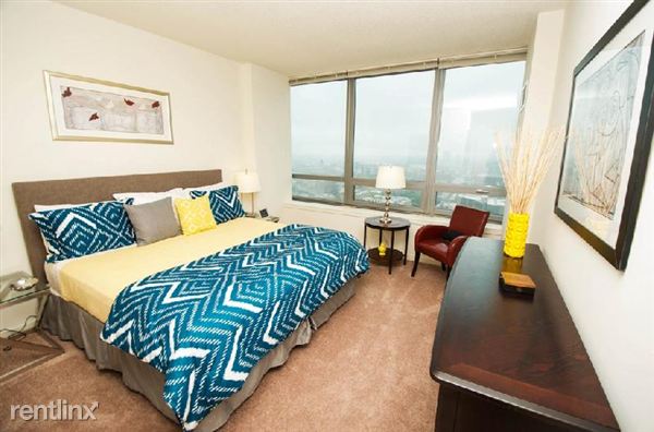 Building Photo - 306 N Halsted St