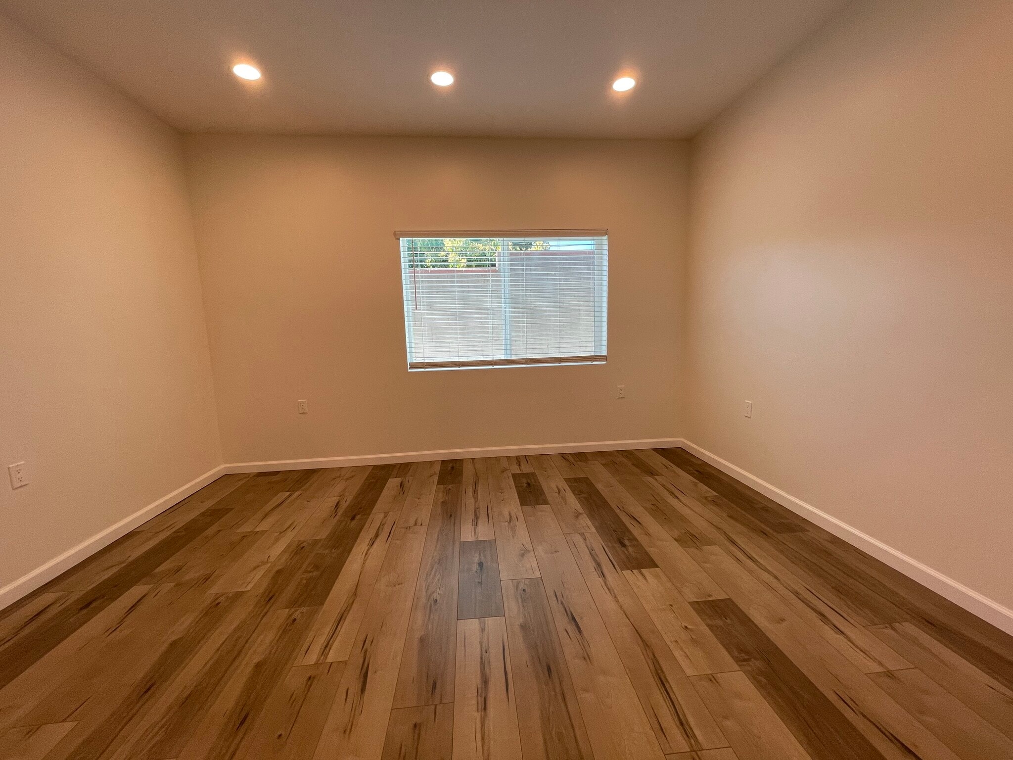 Building Photo - 912 S Bel Aire Dr