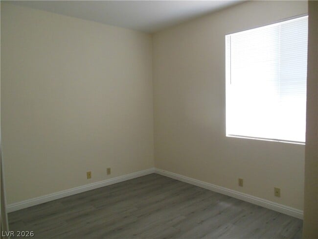 Building Photo - 5155 W Tropicana Ave