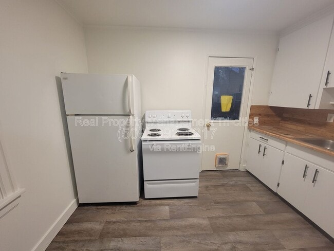 Building Photo - 618 S Alder St