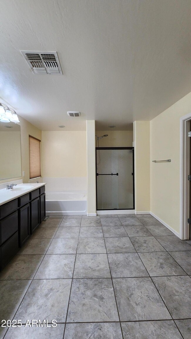 Building Photo - 21341 N Liles Ln