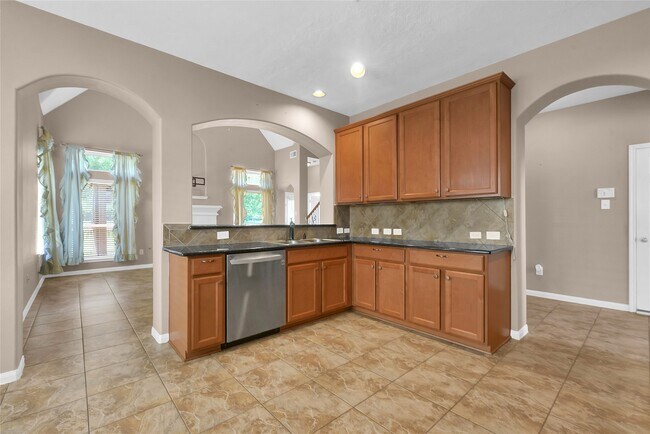 Building Photo - 25525 Oakhurst Forest Dr