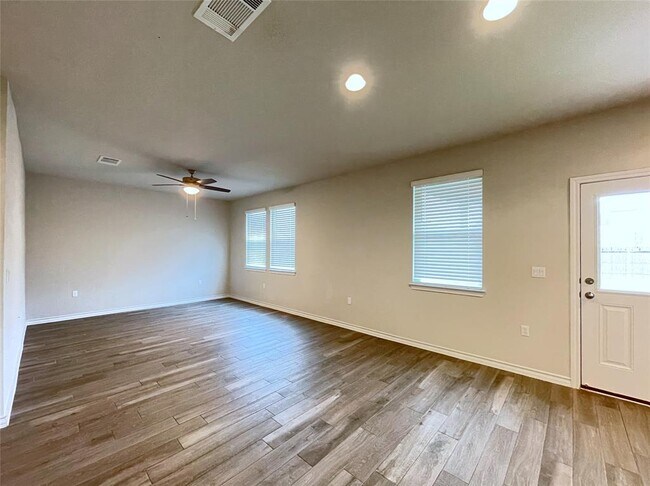 Building Photo - 1602 Jacey Way