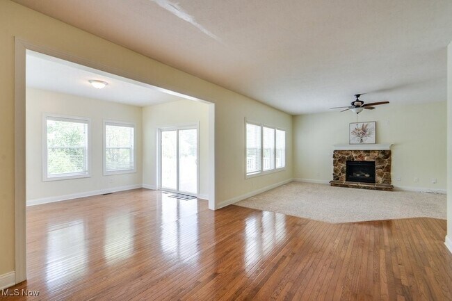 Building Photo - 155 Granite Dr