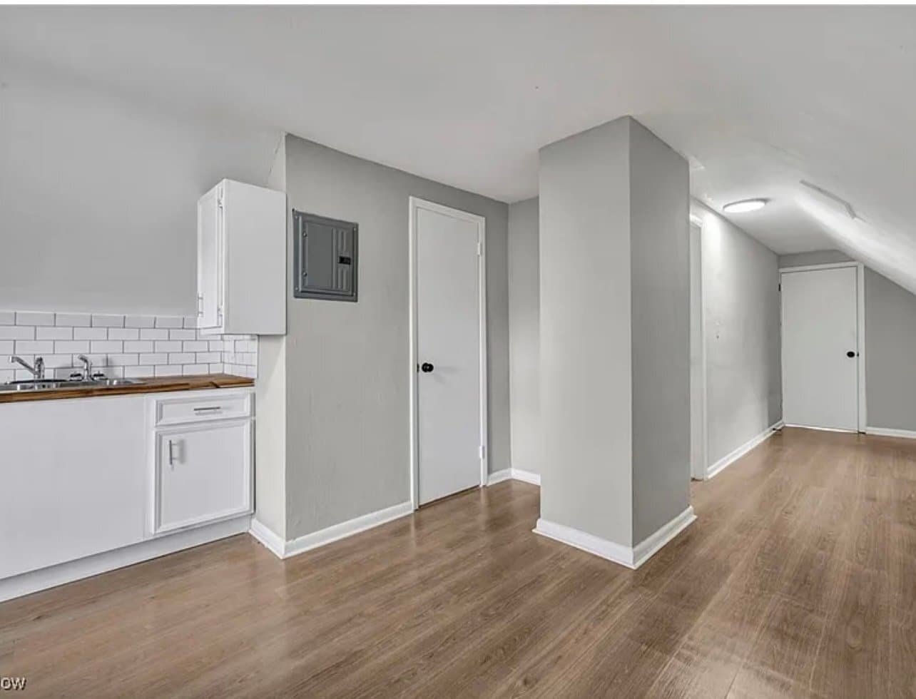 Building Photo - 3610 E 140th St