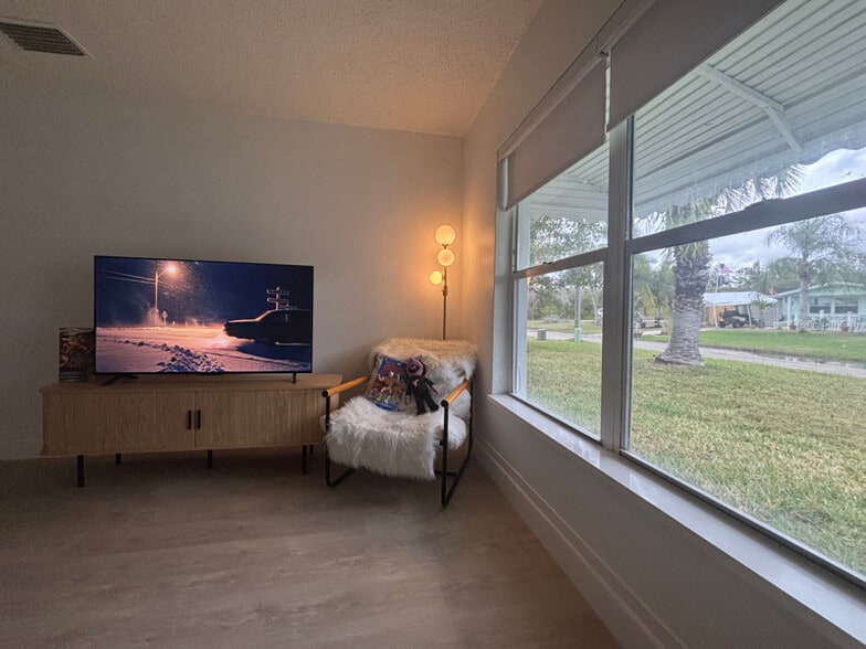 Building Photo - 6713 Sierra Terrace