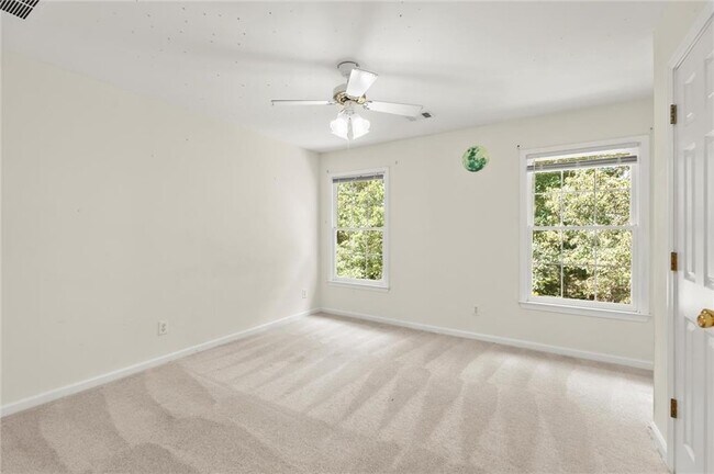 Building Photo - 1440 Grovehurst Dr
