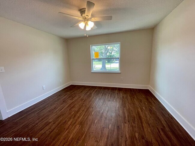 Building Photo - 10867 Bahia Dr