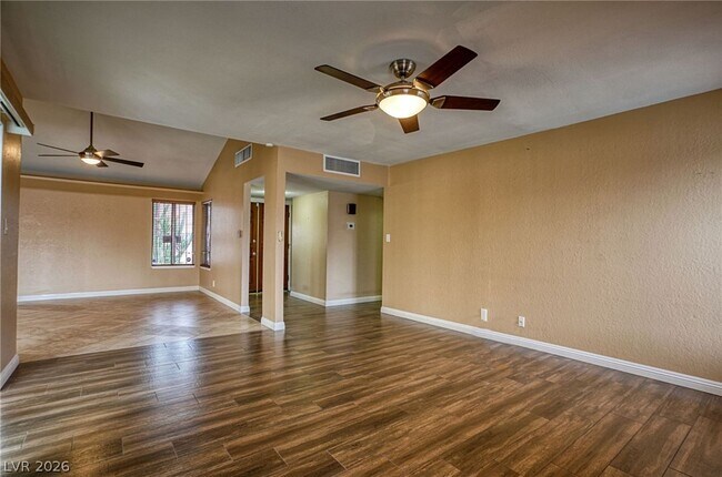Building Photo - 3956 Clear View Dr