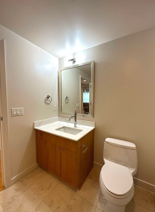 Building Photo - Luxury Living at The Metropolitan 1BR/1BA/...