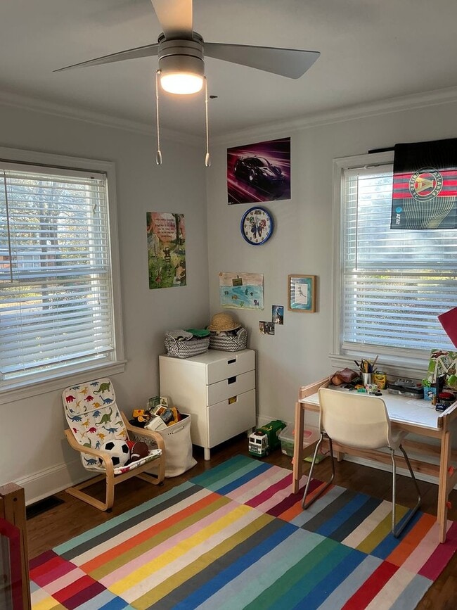 Building Photo - Charming 3 bedroom/ 2 bathroom in Normaltown, Home Close to UGA and Hospitals!