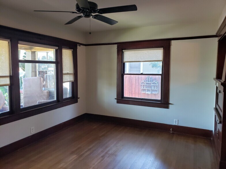 Building Photo - 495 Gaviota Ave