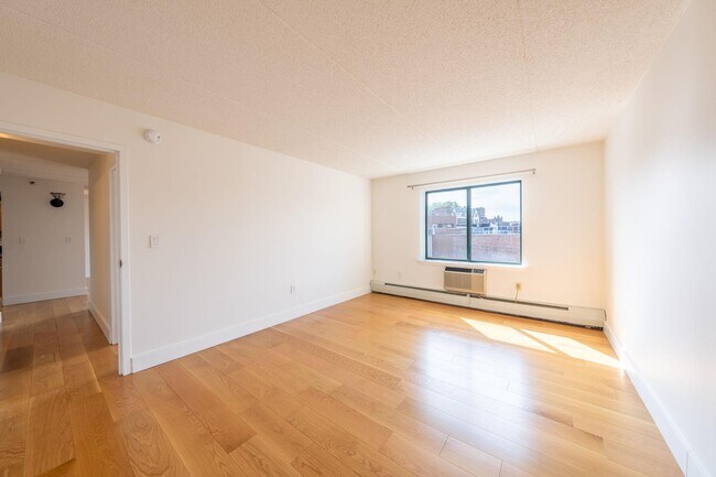 Building Photo - 123 Mamaroneck Ave