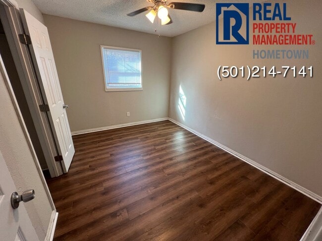 Building Photo - 300 N Bailey-