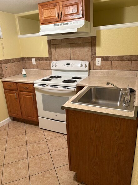 Building Photo - 1524 3rd Ave