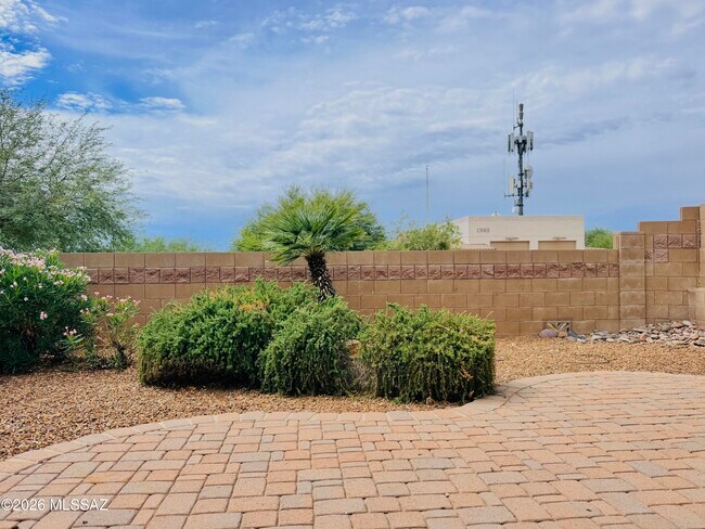 Building Photo - 13009 N Desert Flora Ln