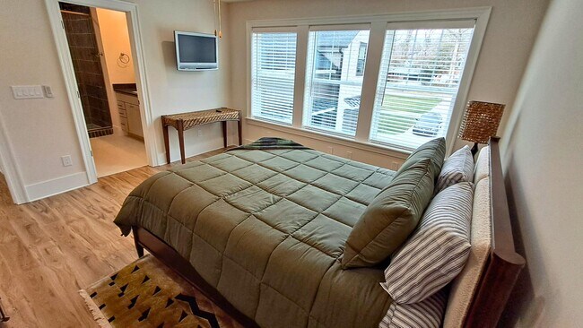 Building Photo - 3108 1/2 Hickory Rd - 3108 1/2 Hickory Rd