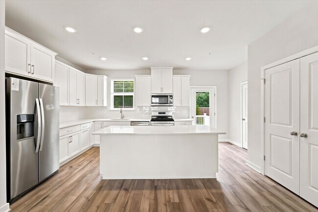 Building Photo - 3 B/2.5B Townhome in Downingtown School District