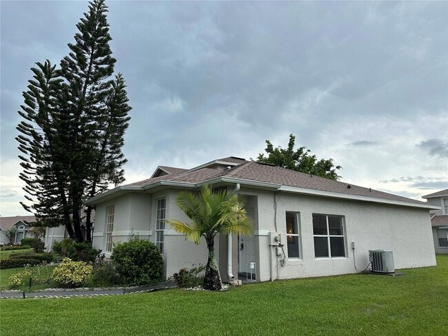 Building Photo - 14572 Laguna Beach Cir