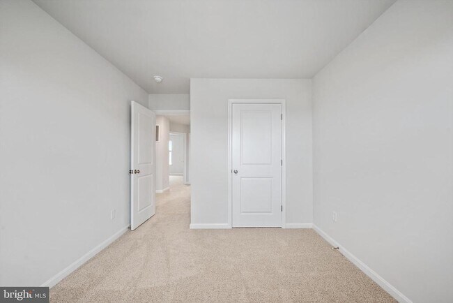 Building Photo - 116 Woodford Dr