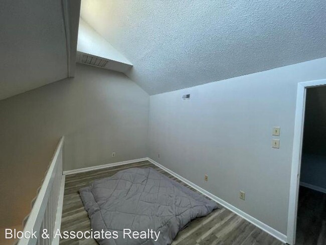 Building Photo - 1 br, 1 bath House - 3077 Huntleigh Drive