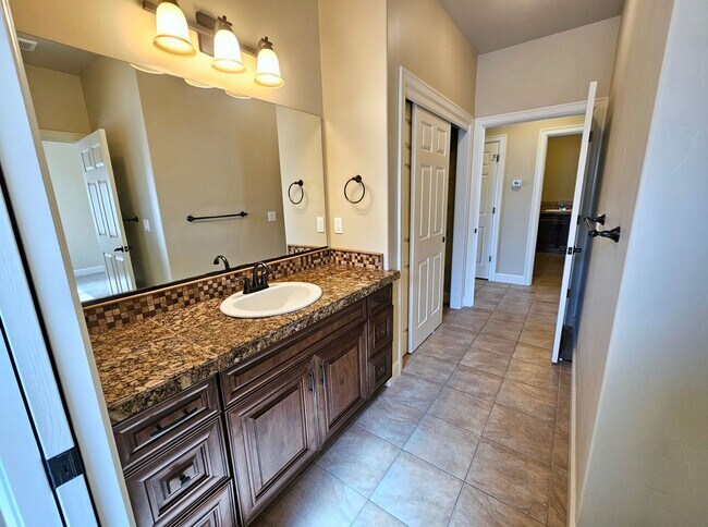 Building Photo - 2817 Tuscanna Dr